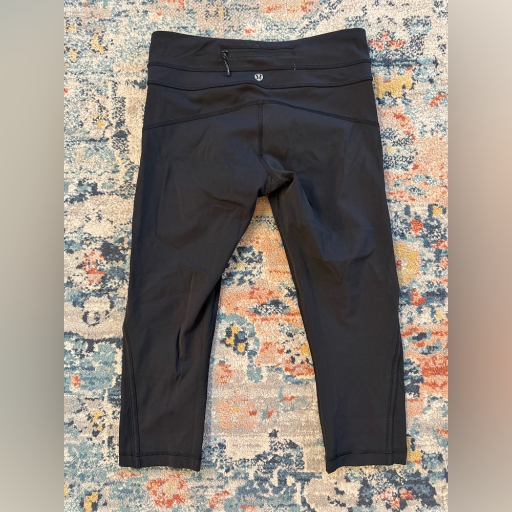 Lululemon Black Cropped Leggings
Size 6 - Picture 2 of 5